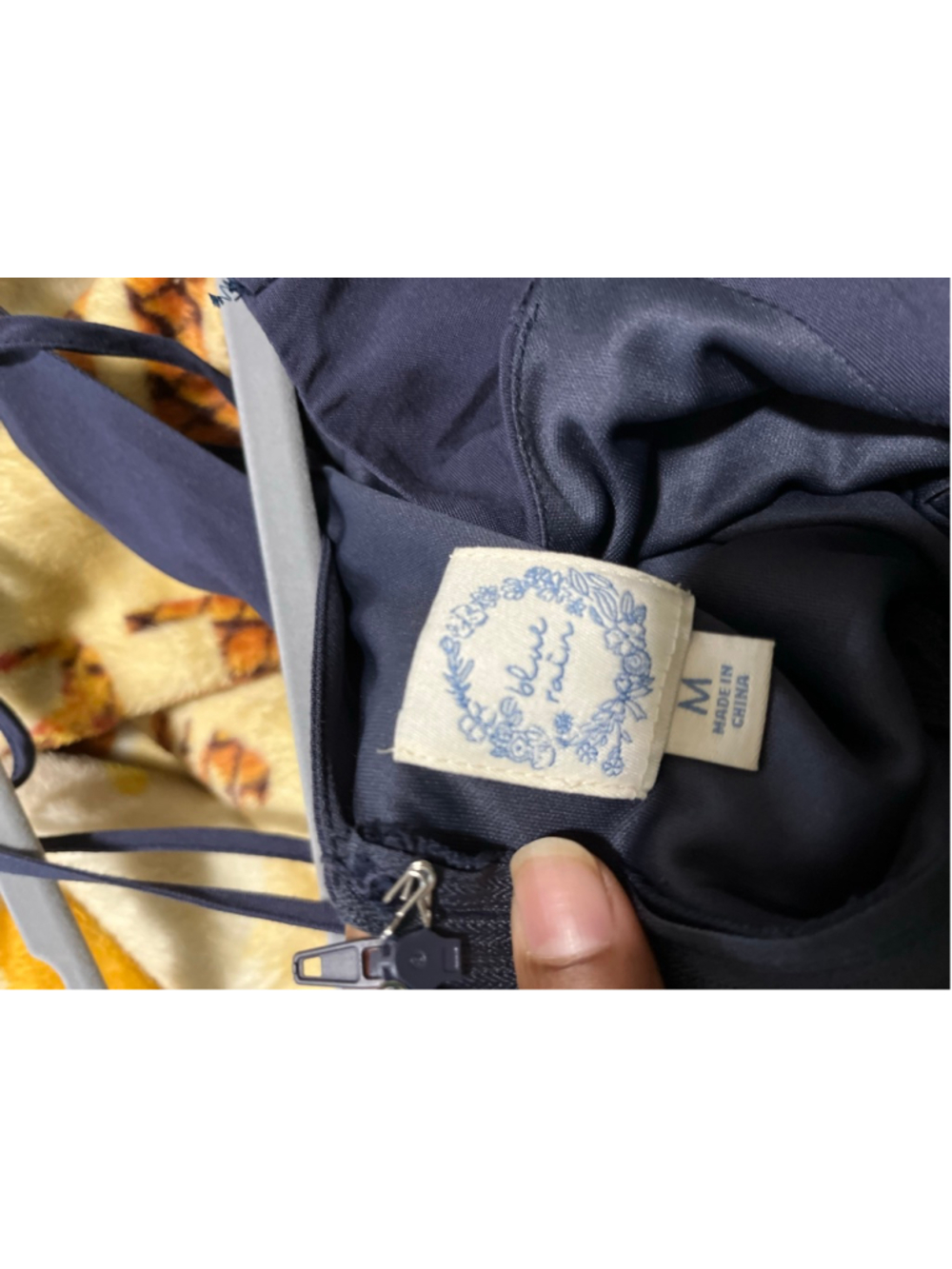 EUC Women's Blue Rain Navy Romper M - Picture 6 of 6